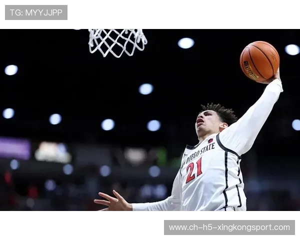 NBA训练营侧翼球员大量加练三分:未来比赛的决定性武器 NBA训练营侧翼球员大量加练三分:未来比赛的决定性武器